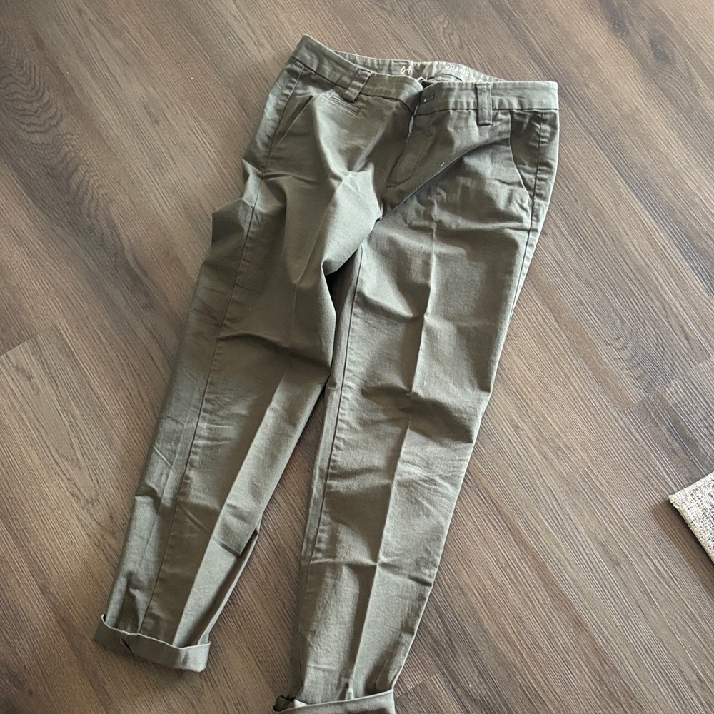 GAP women's Olive Chinos